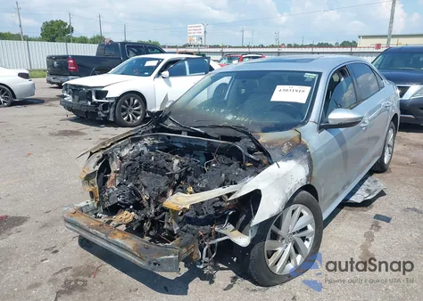 2018 Volkswagen Passat 2.0T Se z USA, uszkodzony, nr VIN 1VWBA7A3XJC027288